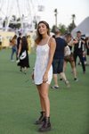 Anna Ferrer Padilla con un vestido de lentejuelas de Bershka en el Mad Cool 2019