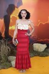 Nathalie Emmanuel con look de dos piezas en la premiere de 'El Rey León' en Londres