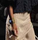 Accesorio para llevar el smartwatch de la nueva colección de Juanjo Oliva x Samsung