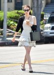 Emma Roberts y el perfecto vestido de lunares en Los Ángeles