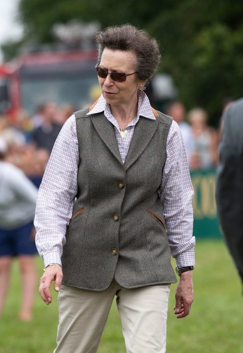La Princesa Ana en el Festival de Gatcombe con un look desfasado y añejo