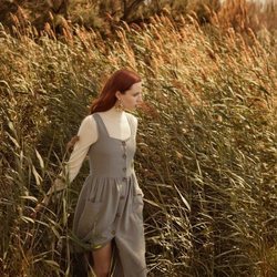 Vestido gris oscuro de la colección otoño/invierno 2019 de Lefties
