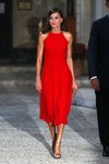 La Reina Letizia de rojo pasión en la recepción de la Almudaina