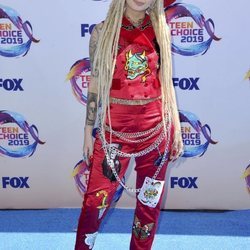 Zhavia Ward de rojo y satén en los Premios Teen Choice 2019