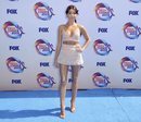 Sarah Hyland vestida con transparencias en los Premios Teen Choice 2019
