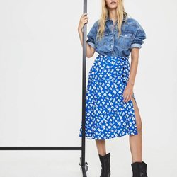 Falda midi de la colección otoño 2019 de Bershka