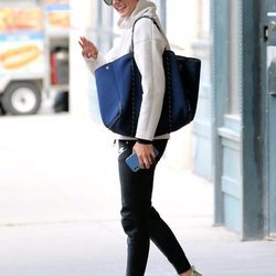 Olivia Palermo se suma a la tendencia del chandal formal en su última aparición