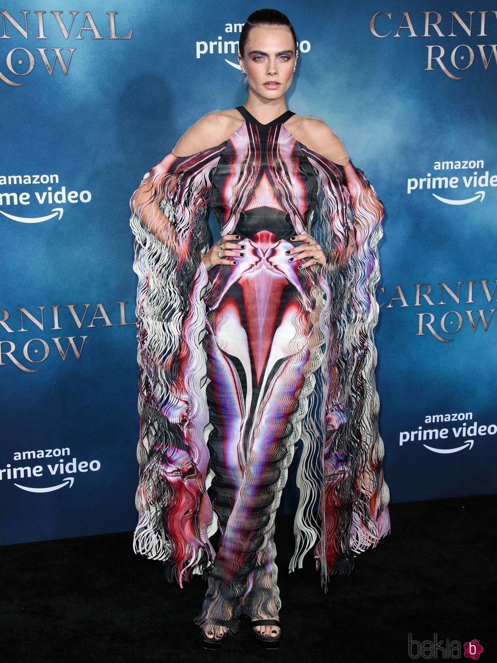 Cara Delevingne vestida de Iris Van Herpen en Los Ángeles