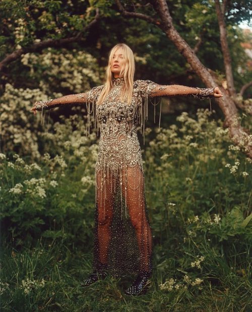 Vestido de pedrería de la colección otoño/invierno 2019 de Alexander McQueen