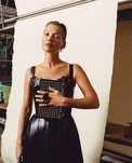 Vestido con tachuelas de la colección otoño/invierno 2019 de Alexander McQueen