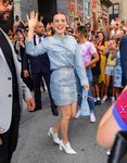 Millie Bobby Brown con un total denim 'made in 2000'