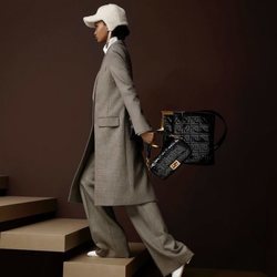 Traje de estilo masculino de la colección otoño/invierno 2019/2020 de Fendi