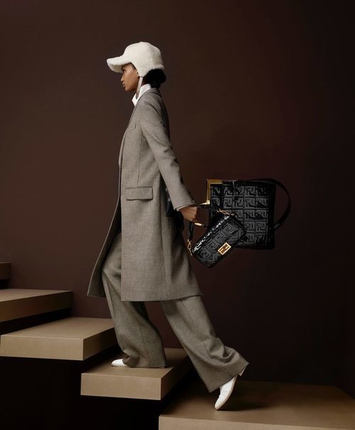 Traje de estilo masculino de la colección otoño/invierno 2019/2020 de Fendi