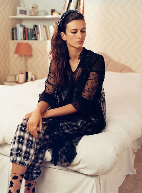 Blusa transparente de la colección otoño 2019 de Zara
