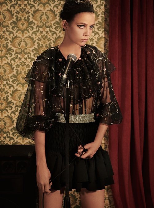 Blusa con transparencias de la colección otoño 2019 de Zara TRF