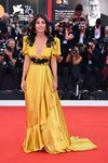Alessandra Mastronardi con un vestido de Gucci en la premiere de 'Marriage Story' en el Festival de Venecia 2019