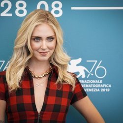 Chiara Ferragni con mini vestido de Dior en la presentación de 'Unposted' en el Festival de Venecia 2019