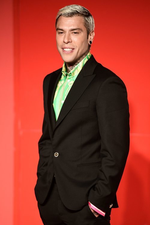 Fedez vestido de Versace en la premiere de 'Chiara Ferragni Unposted' en el Festival de Venecia 2019
