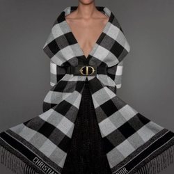 Mantón de cuadros de la colección prêt-à-porter otoño/invierno 2019 de Dior