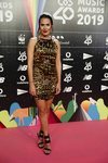 Anna Allen con un minivestido de leopardo de Philipp Plein en la cena de nominados de los 40 Music Awards 2019