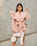 Dulceida con vestido de Ze García y bolso de Ferragamo en la Milan Fashion Week
