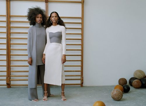 Falda midi de la colección 'The Minimal Knitwear' de Zara