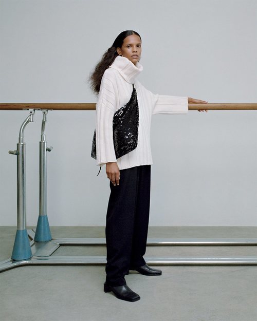 Jersey oversize de la colección 'The Minimal Knitwear' de Zara