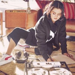 Selena Gomez presentando la campaña de 'Puma Cali Chase'