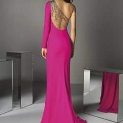 Vestido asimétrico 'A Touch of Sparkle nº58' de #PRONOVIASPINK en colaboración con la AECC