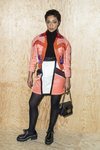 Ruth Negga con un dos piezas estilo cowboy en la Semana de la Moda de París