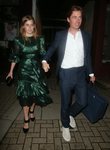 Beatriz de York con vestido metálico de lamé en la fiesta de Dior en Londres
