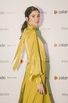 Sandra Gago posando en el photocall de la pop-up store de Zalando