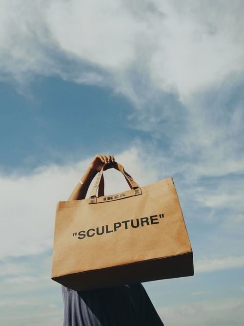 Bolsa 'Sculpture' de la colección 'Markerad' de Ikea y Virgil Abloh