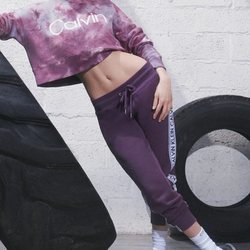 Sudadera tie dye de la colección 'Challenge Yourself' de Calvin Klein