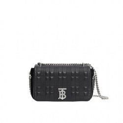 Bolso negro 'Lola' con correa metalizada de la nueva colección Burberry otoño 2019