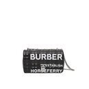 Bolso negro acolchado 'Lola' con correa plateada de la colección Burberry otoño 2019
