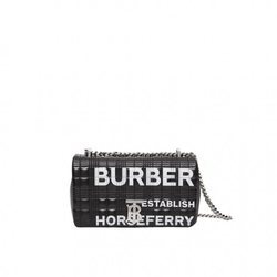 Bolso negro acolchado 'Lola' con correa plateada de la colección Burberry otoño 2019