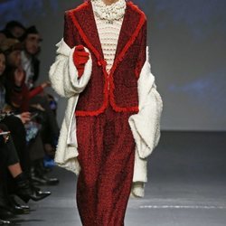 Traje dos piezas y blusa de la colección '1916' de Palomo Spain