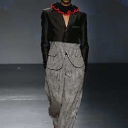 Traje dos piezas y lechuguina de la colección '1916' de Palomo Spain