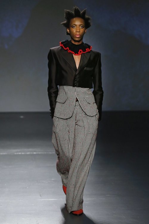 Traje dos piezas y lechuguina de la colección '1916' de Palomo Spain
