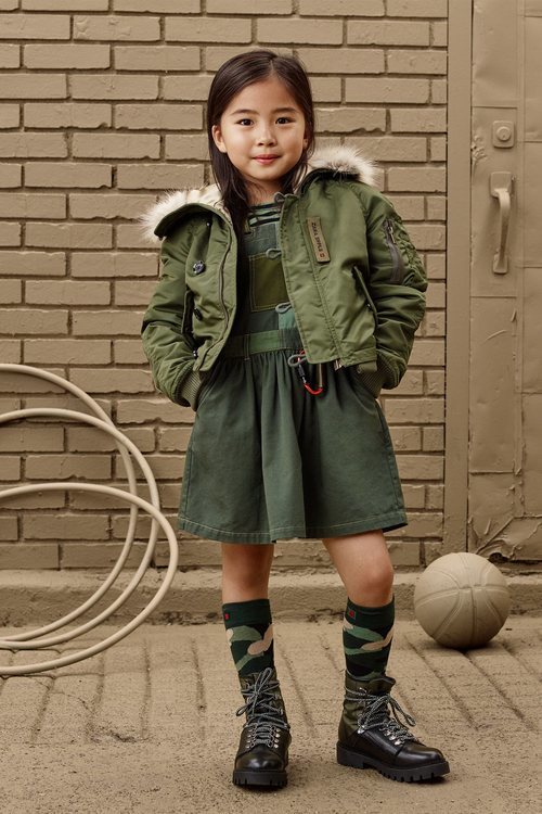 Vestido caqui con abrigo para niña de 'Zara SRPLS' otoño 2019