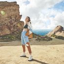 Top asimétrico negro y chandal de la segunda colección de 'Gigi Hadid X Reebok' otoño 2019