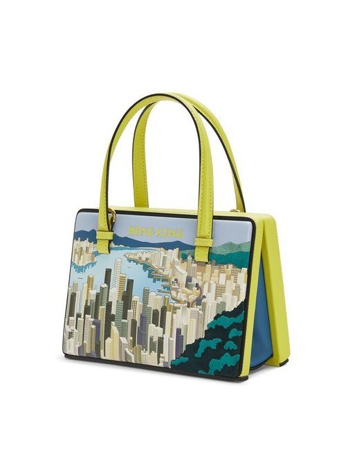Bolso Hong Kong de la colección Loewe Postal 2019