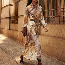Vestido scarf print de la colección otoño/invierno 2019 de Zara