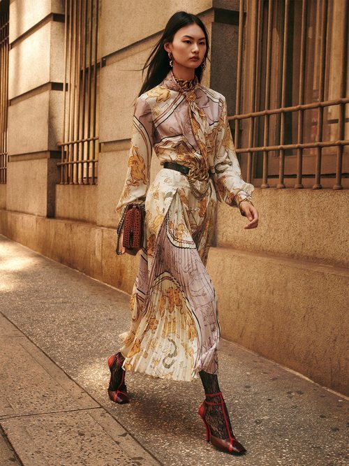 Vestido scarf print de la colección otoño/invierno 2019 de Zara