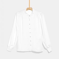 Blusa blanca de la colección de Rocío Osorno y TEX de otoño/invierno 2019