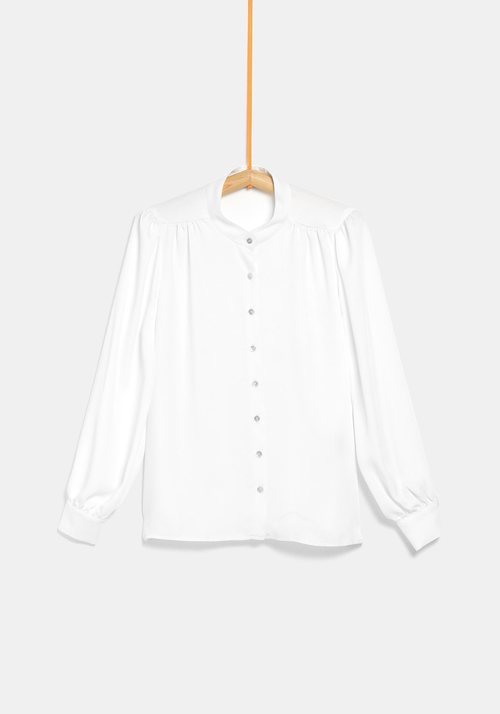Blusa blanca de la colección de Rocío Osorno y TEX de otoño/invierno 2019