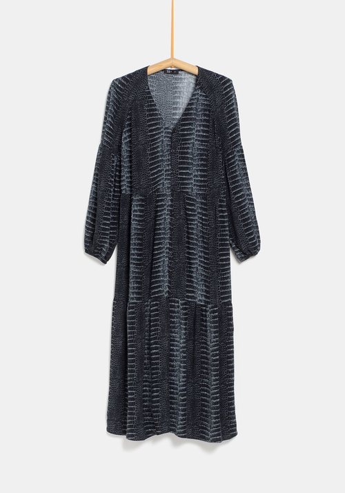 Vestido largo efecto serpiente de la colección de Rocío Osorno y TEX de otoño/invierno 2019
