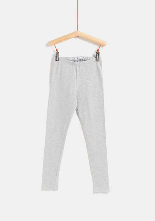 Legging gris de la colección 'I-O' de Carrefour y TEX para otoño/invierno 2019