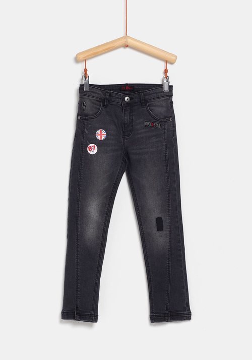 Pantalón vaquero negro para niña de la colección 'I-O' de Carrefour y TEX para otoño/invierno 2019